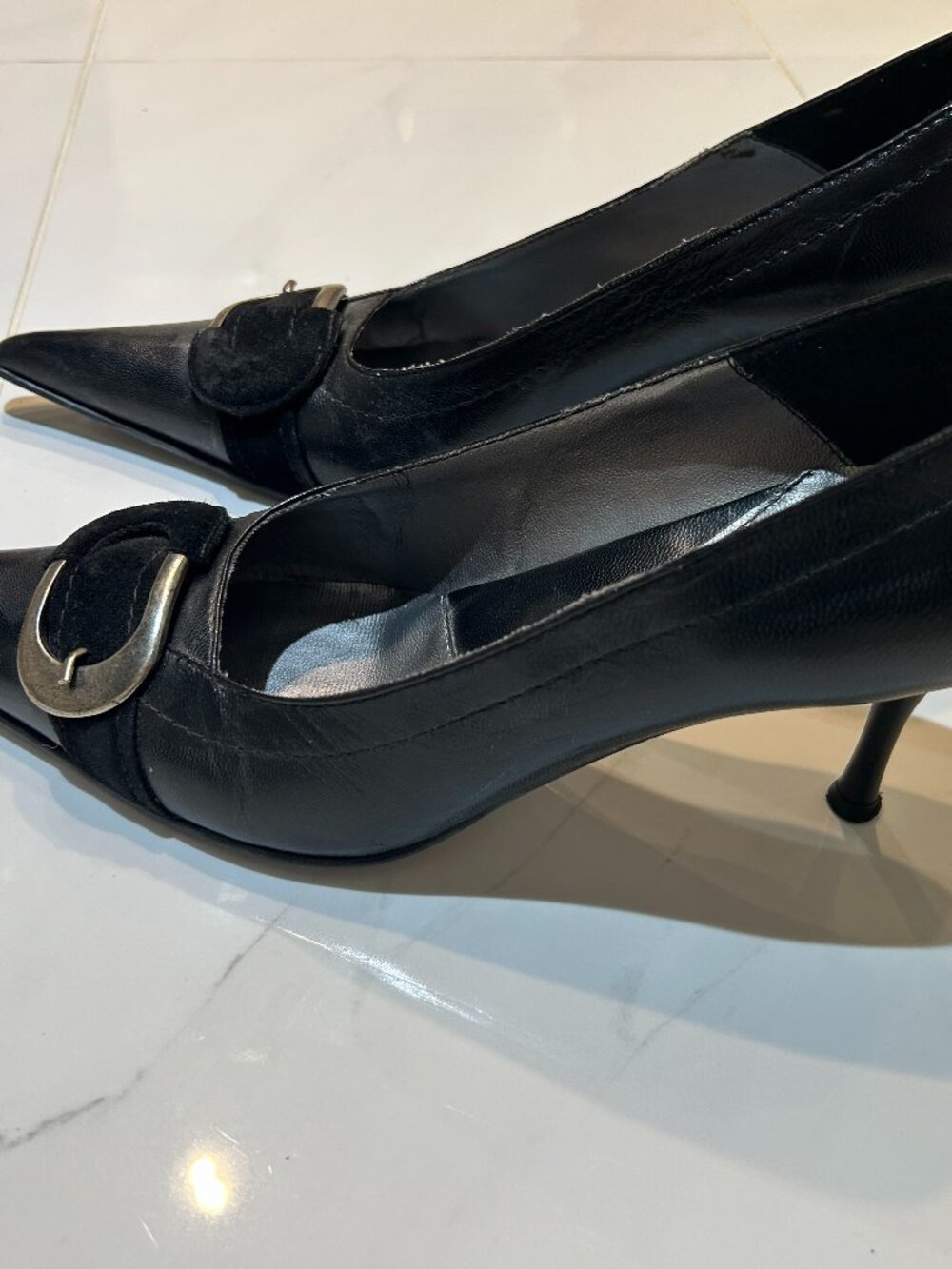 Black leather shoes - Picture 2 of 5